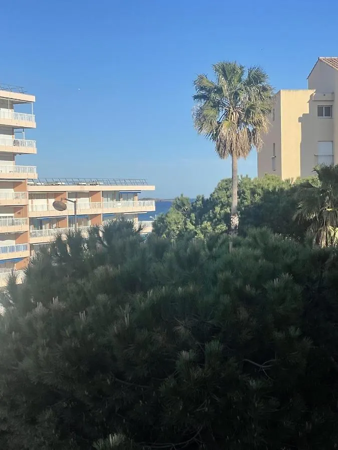 Appartement Joli Studio Les Pieds Dans L'Eau à Fréjus