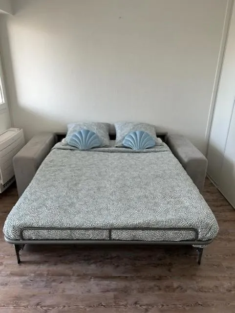 Appartement Joli Studio Les Pieds Dans L'Eau à Fréjus