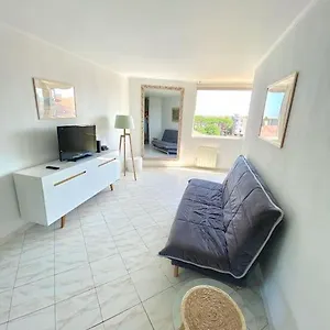 Appartement Spacieux 65m2, Avec Piscine Et Parking, Fréjus